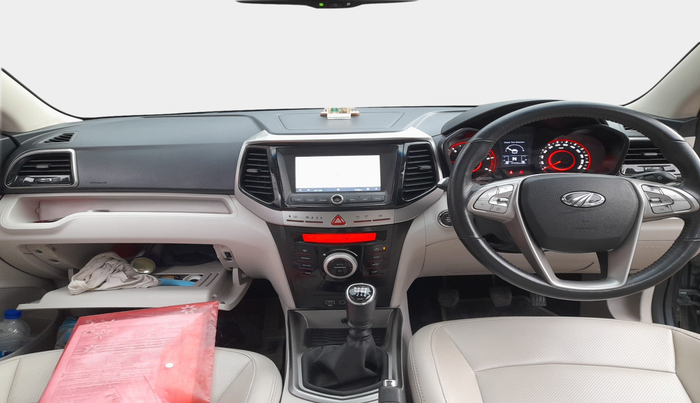 2021 Mahindra XUV300 W8 (O) 1.5 DIESEL, Diesel, Manual, 67,063 km, interior