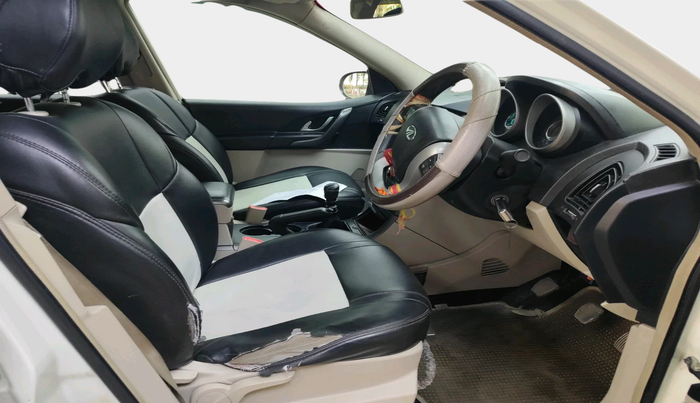 2015 Mahindra XUV500 W6, Diesel, Manual, 1,68,873 km, interior