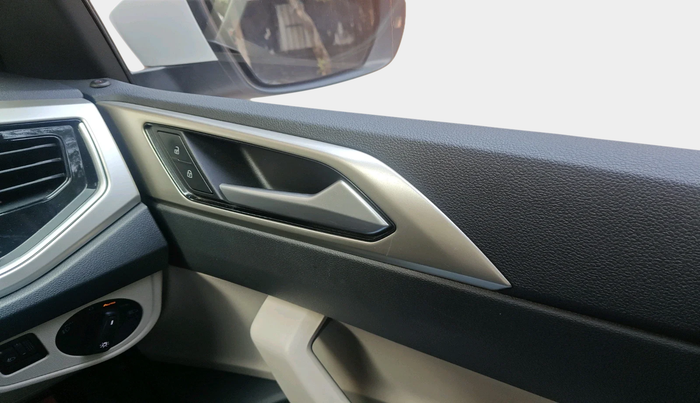 2022 Volkswagen VIRTUS TOPLINE TSI 1.0 MT, Petrol, Manual, 14,257 km, interior