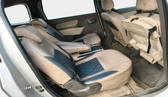 2016 Renault Lodgy 110 PS RXZ STEPWAY 7 STR, Diesel, Manual, 1,18,846 km, interior