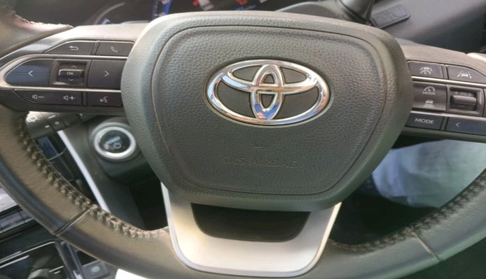 2023 Toyota INNOVA HYCROSS ZX HYBRID 7 STR, Hybrid, Automatic, 63,922 km, interior