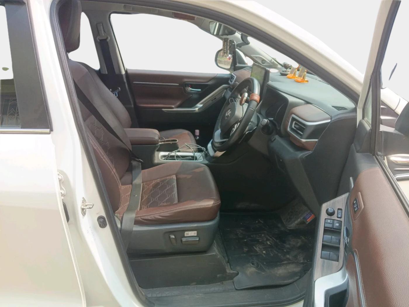 2023 Toyota INNOVA HYCROSS ZX HYBRID 7 STR, Hybrid, Automatic, 63,922 km, interior