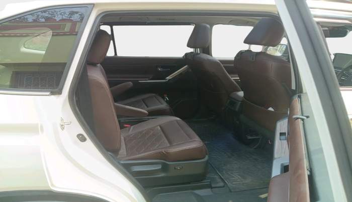 2023 Toyota INNOVA HYCROSS ZX HYBRID 7 STR, Hybrid, Automatic, 63,922 km, interior