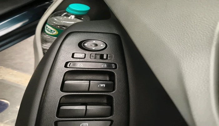 2021 Hyundai GRAND I10 NIOS SPORTZ AMT 1.2 KAPPA VTVT, Petrol, Automatic, 28,522 km, interior