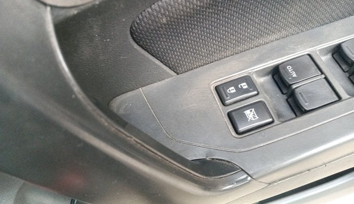 2017 Maruti Vitara Brezza ZDI PLUS DUAL TONE, Diesel, Manual, 1,37,082 km, interior