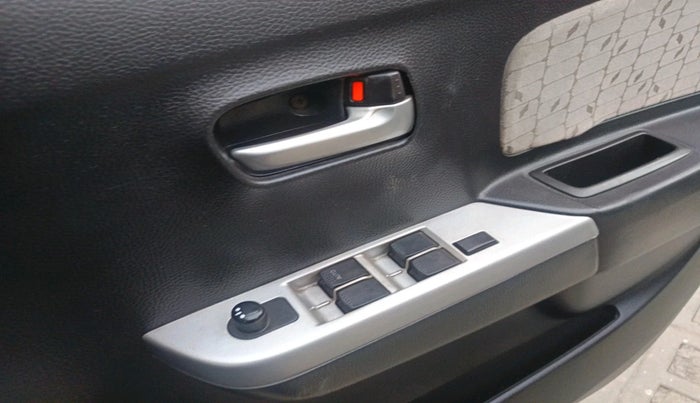 2014 Maruti Wagon R 1.0 VXI, Petrol, Manual, 91,660 km, interior