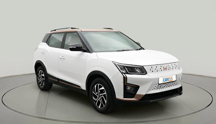 2024 Mahindra XUV400 EL 7.2 KW, Electric, Automatic, 30,038 km, exterior