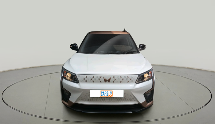 2024 Mahindra XUV400 EL 7.2 KW, Electric, Automatic, 30,038 km, exterior