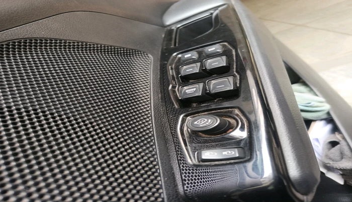 2024 Mahindra XUV400 EL 7.2 KW, Electric, Automatic, 30,038 km, interior