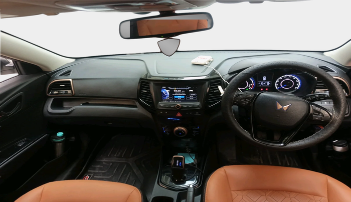 2024 Mahindra XUV400 EL 7.2 KW, Electric, Automatic, 30,038 km, interior