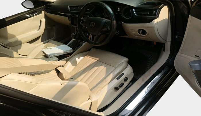 2016 Skoda Superb L&K 1.8 TSI AT, Petrol, Automatic, 28,147 km, interior