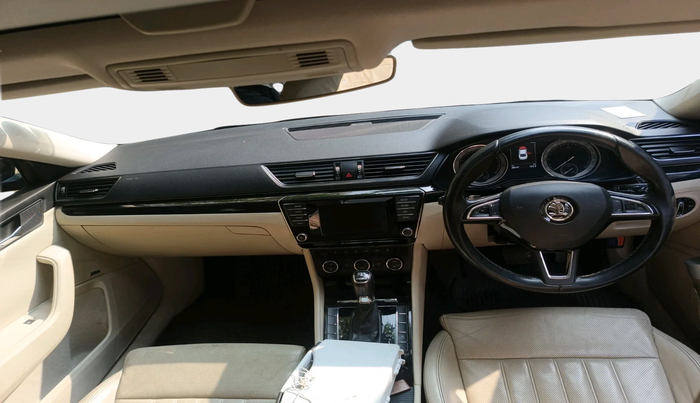 2016 Skoda Superb L&K 1.8 TSI AT, Petrol, Automatic, 28,147 km, interior