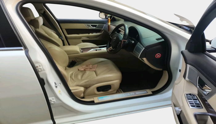 2013 Jaguar XF 2.2 DIESEL LUXURY, Diesel, Automatic, 49,386 km, interior