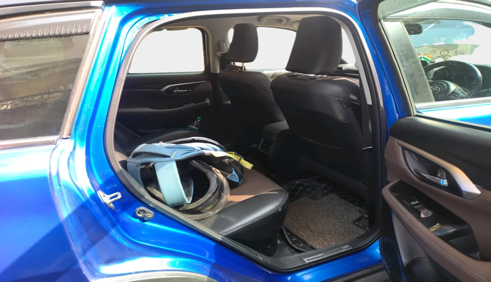 2022 Toyota URBAN CRUISER HYRYDER V HYBRID, Hybrid, Automatic, 35,948 km, interior