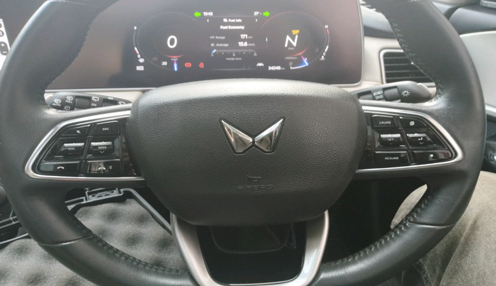 2023 Mahindra XUV700 AX 7 LUXURY D MT 7 STR, Diesel, Manual, 34,248 km, interior