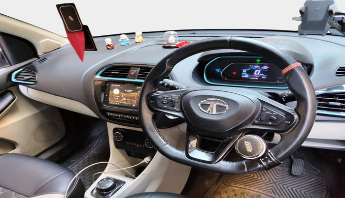 2023 Tata TIAGO EV XZ PLUS TECH LUX LONG RANGE, Electric, Automatic, 32,489 km, interior