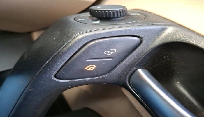 2016 Volkswagen Polo HIGHLINE1.2L, Petrol, Manual, 39,547 km, interior