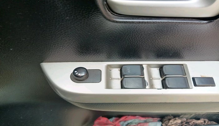 2016 Maruti Wagon R 1.0 VXI, Petrol, Manual, 1,34,668 km, interior