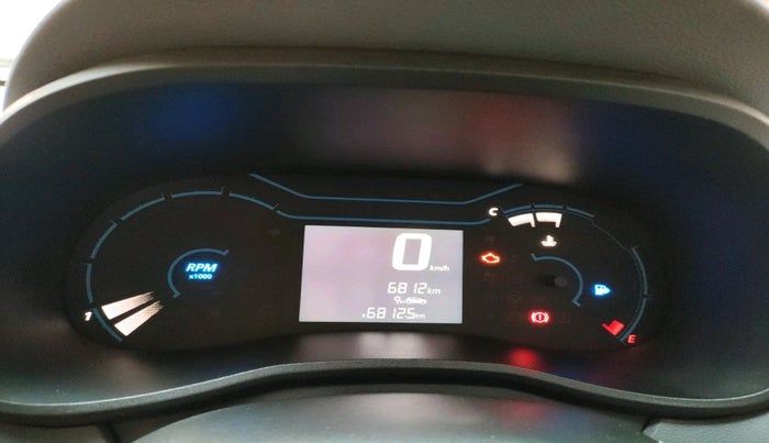 2022 Renault Kwid RXT 1.0 (O), Petrol, Manual, 6,812 km, interior