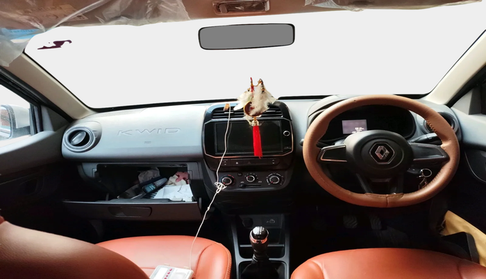 2022 Renault Kwid RXT 1.0 (O), Petrol, Manual, 6,812 km, interior