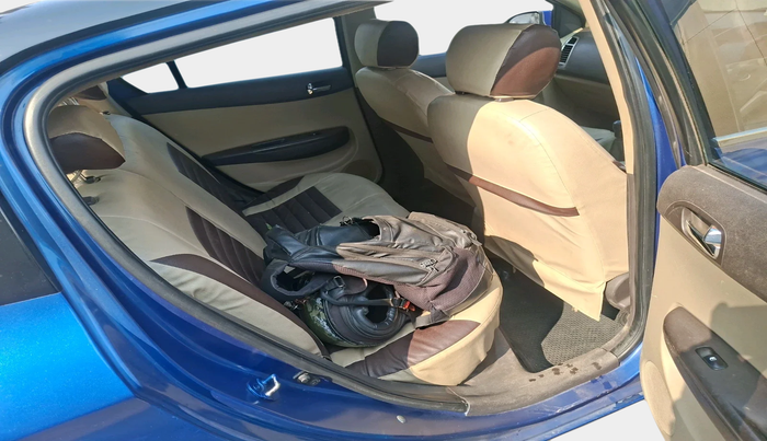 2011 Hyundai i20 SPORTZ 1.2, Petrol, Manual, 84,867 km, interior