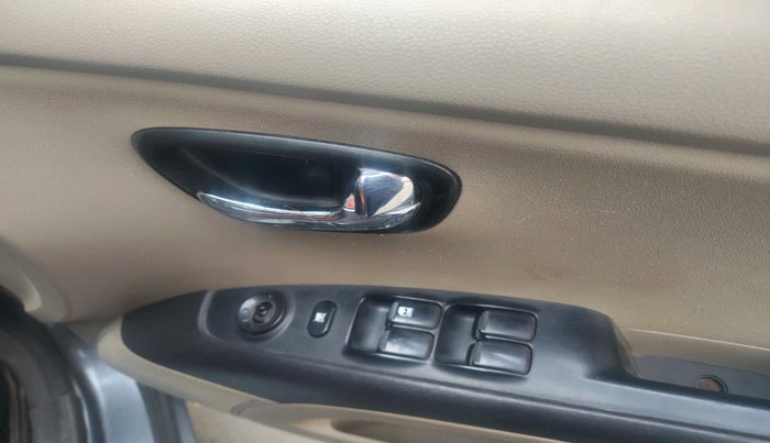 2013 Hyundai i10 SPORTZ 1.2, Petrol, Manual, 80,624 km, interior