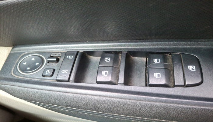 2022 KIA SONET HTX ANNIVERSARY EDITION 1.5, Diesel, Manual, 67,548 km, interior