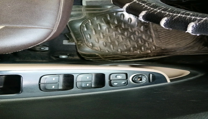 2017 Hyundai Grand i10 SPORTZ (O) 1.2 KAPPA VTVT, Petrol, Manual, 82,139 km, interior