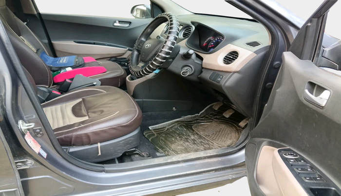 2017 Hyundai Grand i10 SPORTZ (O) 1.2 KAPPA VTVT, Petrol, Manual, 82,139 km, interior