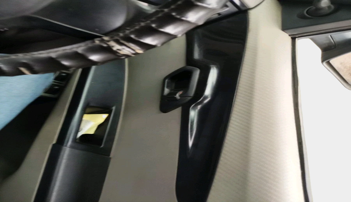 2016 Mahindra Kuv100 K2 D 6 STR, Diesel, Manual, 65,477 km, interior