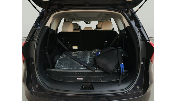 2025 Mahindra XUV700 AX 7 P AT 7 STR, Petrol, Automatic, 8,470 km, exterior