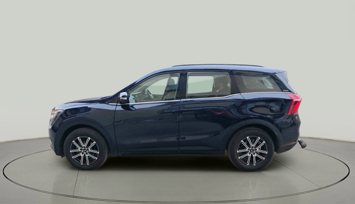 2025 Mahindra XUV700 AX 7 P AT 7 STR, Petrol, Automatic, 8,470 km, exterior