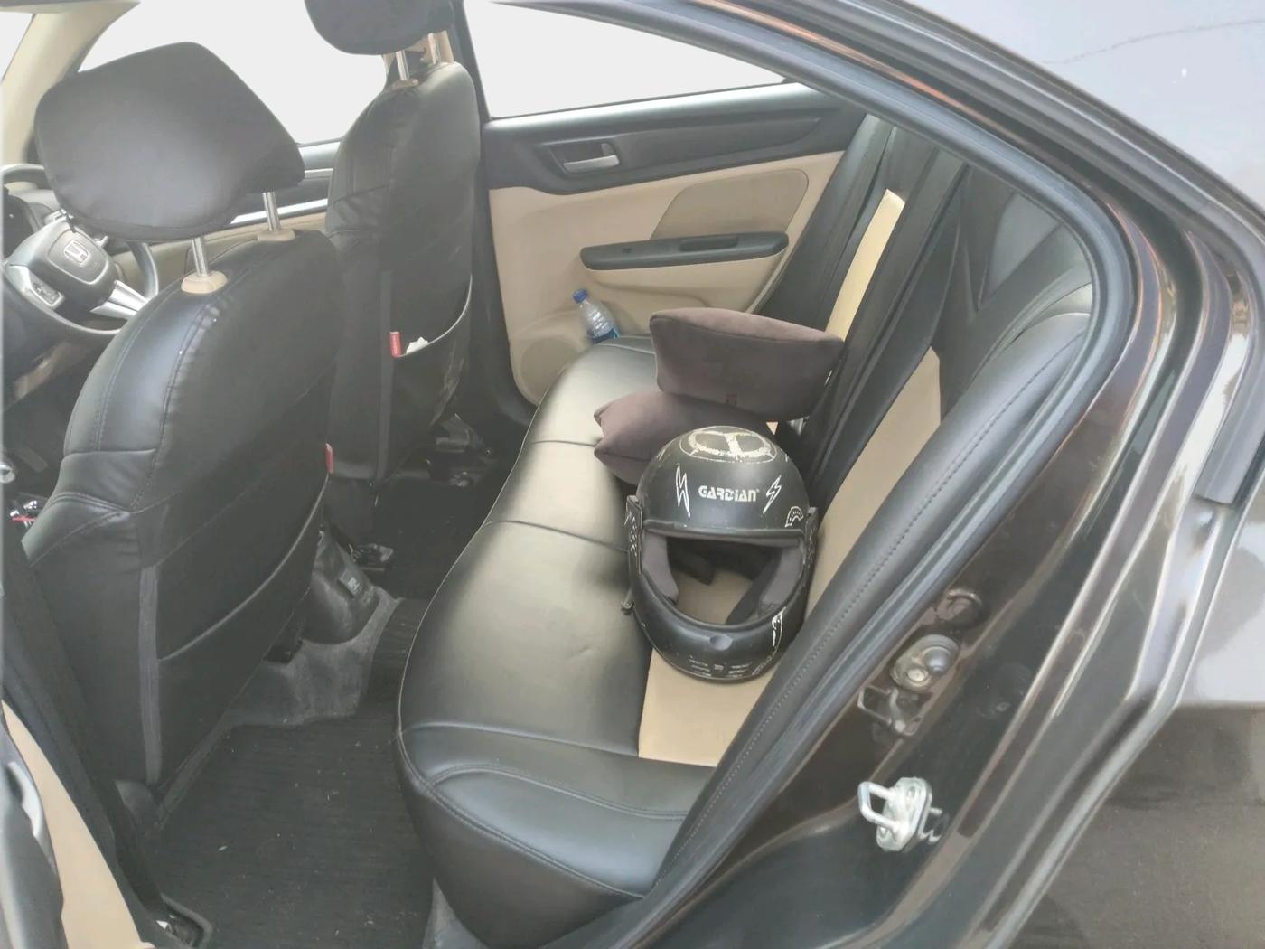 2022 Honda Amaze 1.2L I-VTEC VX CVT, Petrol, Automatic, 28,857 km, interior
