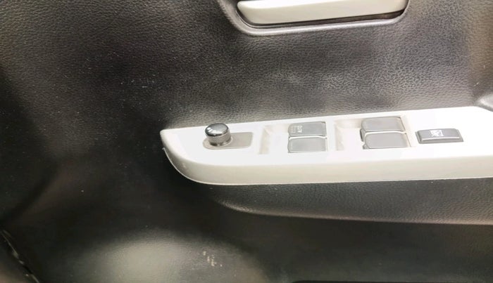 2013 Maruti Wagon R 1.0 VXI, Petrol, Manual, 35,796 km, interior