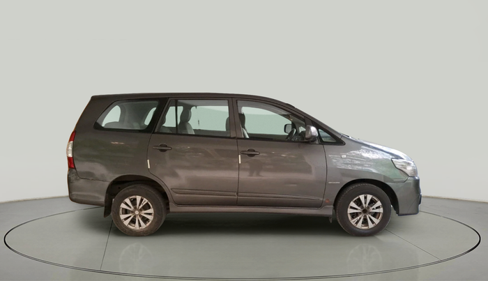 2014 Toyota Innova 2.5 GX 7 STR, Diesel, Manual, 2,82,439 km, exterior