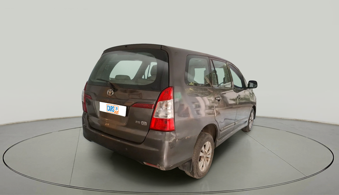 2014 Toyota Innova 2.5 GX 7 STR, Diesel, Manual, 2,82,439 km, exterior