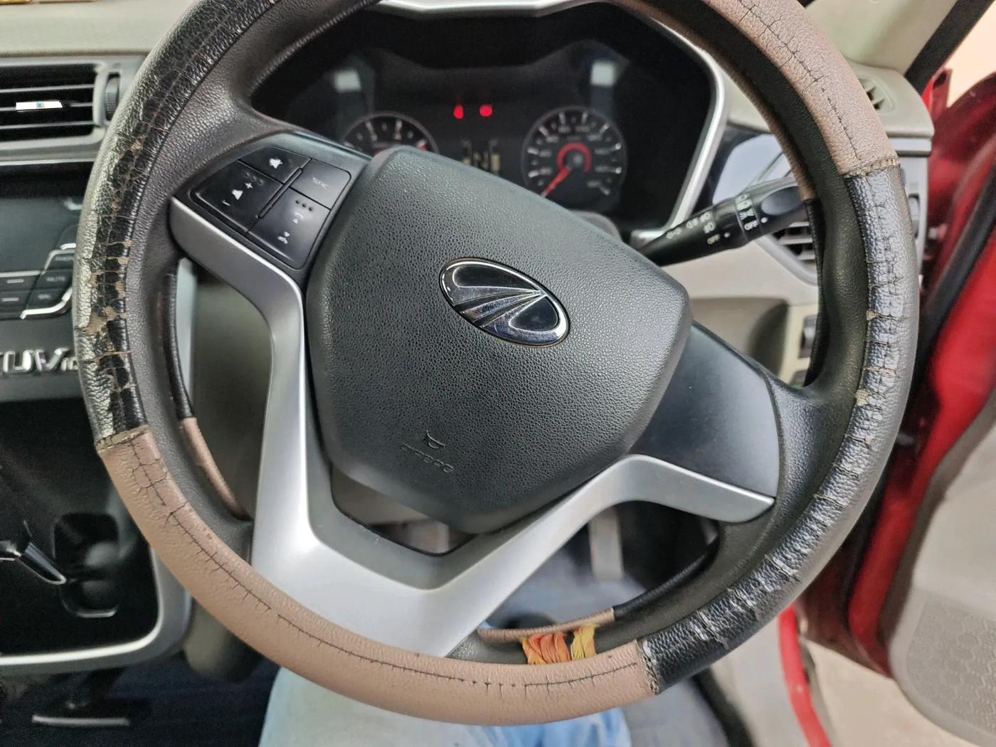 2016 Mahindra Kuv100 K8 D 6 STR, Diesel, Manual, 59,195 km, interior