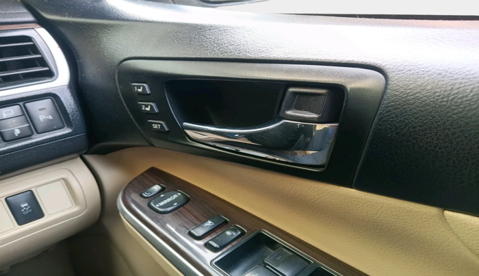 2017 Toyota Camry HYBRID, Hybrid, Automatic, 42,258 km, interior