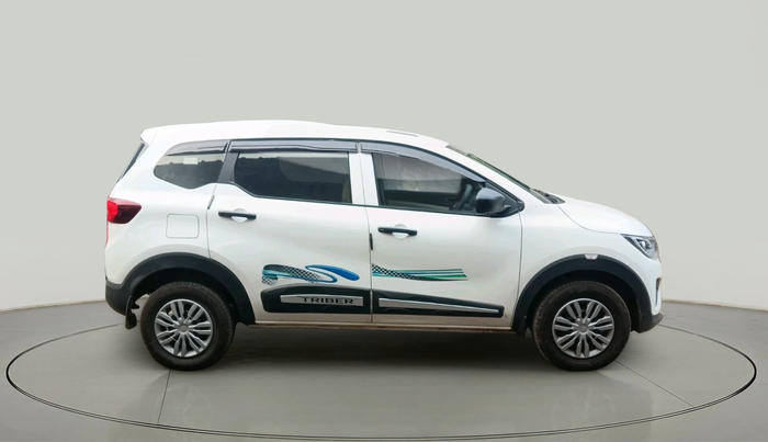 2024 Renault TRIBER RXE MT, Petrol, Manual, 5,317 km, exterior