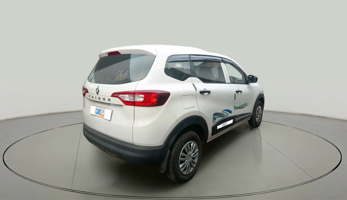 2024 Renault TRIBER RXE MT, Petrol, Manual, 5,317 km, exterior