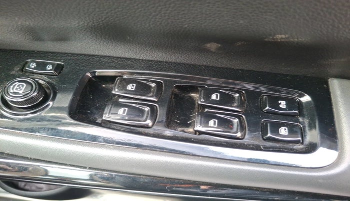 2024 Mahindra XUV700 AX 7 LUXURY D MT 7 STR, Diesel, Manual, 4,777 km, interior