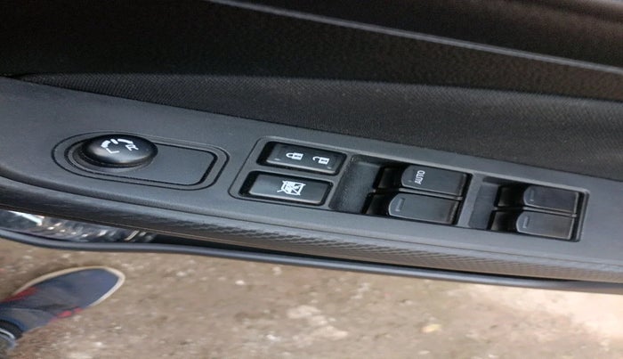 2022 Maruti Swift VXI, Petrol, Manual, 15,706 km, interior