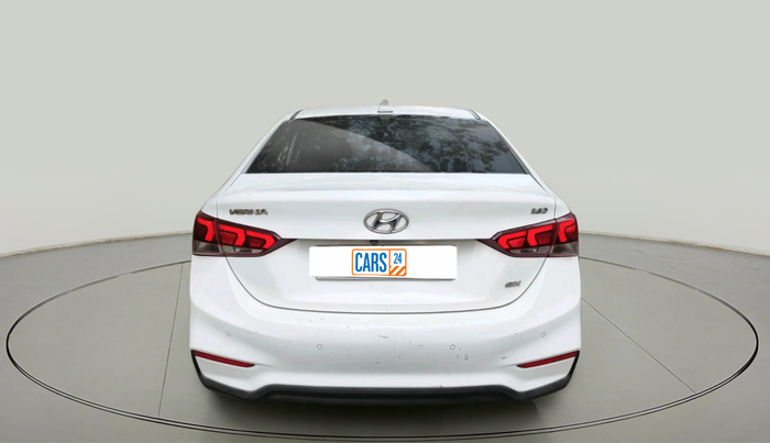 2017 Hyundai Verna 1.6 SX (O) CRDI MT, Diesel, Manual, 98,927 km, exterior