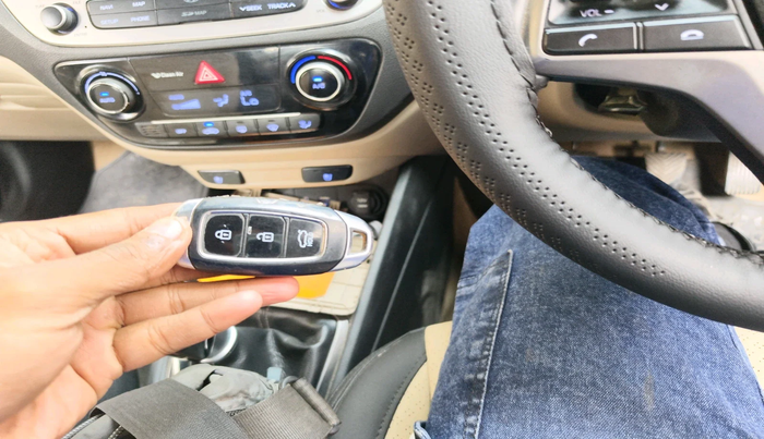 2017 Hyundai Verna 1.6 SX (O) CRDI MT, Diesel, Manual, 98,927 km, interior