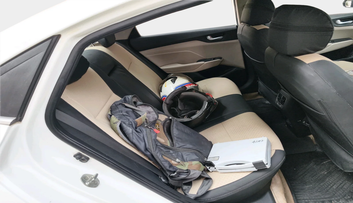 2017 Hyundai Verna 1.6 SX (O) CRDI MT, Diesel, Manual, 98,927 km, interior