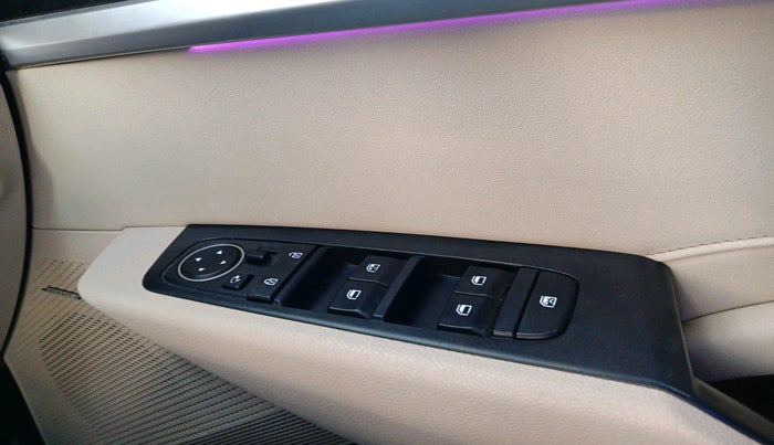 2022 KIA CARENS LUXURY PLUS 1.4 PETROL 7 STR, Petrol, Manual, 53,218 km, interior