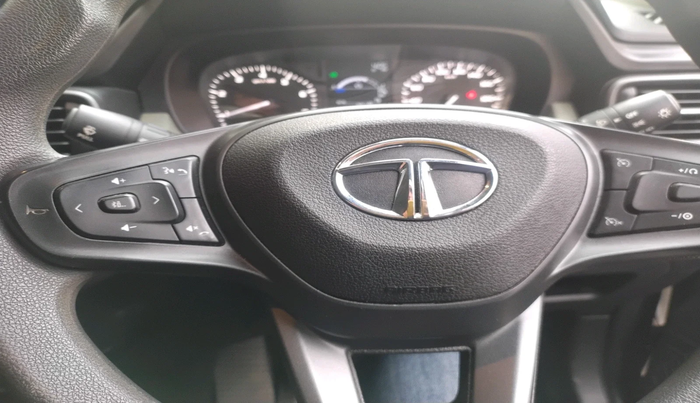 2022 Tata PUNCH ACCOMPLISHED DAZZLE CAMO MT, Petrol, Manual, 49,374 km, interior