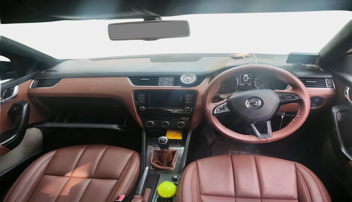 2016 Skoda Octavia AMBITION 1.4 TSI, Petrol, Manual, 1,06,063 km, interior