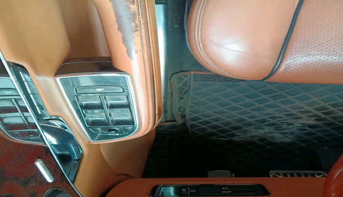 2011 Jaguar XJ L 5.0 V 8, Petrol, Automatic, 82,994 km, interior