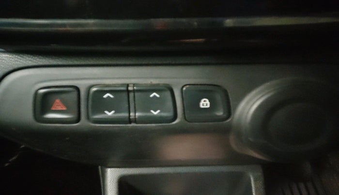 2017 Renault Kwid RXT 0.8, Petrol, Manual, 29,828 km, interior